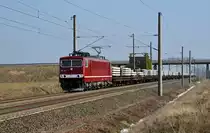 155 110 der WFL führte am 25.03.18 einen Schwellenzug durch Brehna Richtung Halle(S).