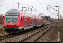 DABpbzfa 762.0 mit Schublok 143 810-0 der S-Bahn Mitteldeutschland (DB Regio Südost) als S 37749 (S7) von Halle-Nietleben nach Halle(Saale)Hbf Gl. 13a erreicht den Hp Halle Rosengarten auf der Bahnstrecke Halle–Hann. Münden (KBS 590). [18.2.2018 | 16:38 Uhr]