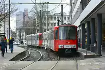 2115 an der Haltestelle  Barbarossaplatz  am 26.03.2018.