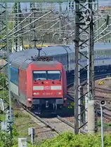 101 004-0 zog im April 2014 einen Zug der CD zum Hauptbahnhof Dresden. Dort erfolgte ein Lokwechsel und eine Lokomotive der CD brachte den Zug nach Prag.