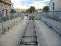 07.11.06,Mallorca/Manacor,--feste Fahrbahn--Einfahrt in den Bahnhof Manacor.