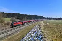 1116 204 mit einem RJ am 22.03.2018 bei Pöndorf. 