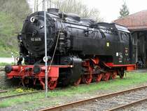 DR 95-6676, urspr�nglich HBE Lok  Mammut , Baujahr 1919.

Mit den Loks der Tierklasse hat die HBE (Halberstadt-Blankenburger Eisenbahn) ab 1920 den Zahnradbetrieb auf ihrer Steilstrecke (R�belandbahn) erfolgreich ersetzt. 
Dies war bahnbrechend f�r Deutschland und dar�ber hinaus und auch Vorbild f�r die T 20 (BR95.0) der preu�ischen Staatsbahn.

R�beland 30.04.2005