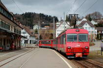 BDeh 4/4 12 der Appenzeller Bahnen verlässt am 16.03.2018 den Bahnhof Teufen