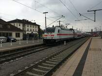 146 567 mit einem Ic nach Stuttgart Hbf bei der Einfahrt in Singen Hohentwiel am 26.03.2018