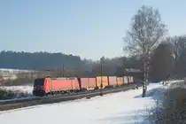 185 319-1 mit einem Containerzug bei Sinngrün Richtung Nürnberg, 21.01.2017