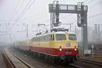 Lokomotive E10 1309 als AKE-Rheingold am 21.03.2018
in Bochum-Ehrenfeld.