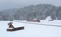 Mitte März zeigte sich der Winter nochmal von seiner kalten Seite. Bei jeder Menge Neuschnee und minus sieben Grad kämpfte sich ein Hamster der Werdenfelsbahn - die einzigen Züge dieser Baureihe die eine beheizte Kupplung haben - von Klais nach Mittenwald.

Mittenwald, 20. März 2018 