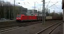 185 234-2 DB kommt aus Richtung Köln,Aachen-Hbf,Aachen-Schanz mit einem Schrottzug aus Österreich nach Belgien und fährt in Aachen-West ein. 
Aufgenommen vom Bahnsteig in Aachen-West. 
Bei Sonne und Regenwolken am Nachmittag vom 30.3.2018.