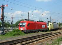 Auf dem Abstellgleis in Dresden-Neustadt sonnen sich am 24.05.2007 die beiden f�r ITL in Diensten stehenden SIEMENS-Loks 1116 235 (bei der �BB  TAURUS  genannt) von CSKD INTRANS und 152 902 (ES64F-902) 
