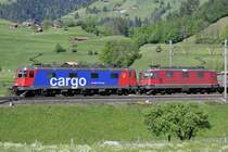 Re 620 065 und Re 4/4 11294 oberhalb Kanderviadukt (10.5.2007)