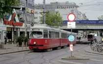 Wien Wiener Linien SL 26 (E1 4807) XXI, Floridsdorf, Schloßhofer Straße / Franz-Jonas-Platz / ÖBB-Bahnhof Floridsdorf am 20. Oktober 2010. - Scan eines Farbnegativs. Film: Fuji S-200. Kamera: Leica C2.