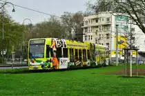 4060 wurde eine neue Ganzgestaltung  25 Jahre Schokoladenmuseum  angebracht. Hier zu sehen auf dem Weg zum Neumarkt am Aachener Weiher am 09.04.2018.
