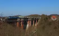 DGS 95291 nach München-Milbertshofen mit EGP 225 002 + 225 802. Gesehen am 8.4.2018 auf der Elstertalbrücke