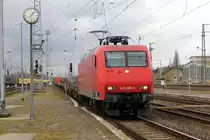 Am 29.03.2018 kam die 145 091-5 von der HSL Logistik GmbH , ( BRLL) aus Richtung Salzwedel nach Stendal und fuhr weiter in Richtung Magdeburg .