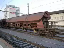 DB - Güterwagen von Typ Tadg 31 80 084 3 814 im Bahnhofsareal von Herzogenbuchsee am 03.04.2018