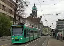 BVB: BASLER-STRASSENBAHN
Impressionen vom 9. April 2018.
Nach und nach erhalten die Combinos den neuen BVB-Anstrich.
Foto: Walter Ruetsch