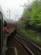 Ausfahrt aus dem Spitzkehrenbahnhof Michaelstein nach Elbingerode mit 218-322 und Wendezug-Regionalbahn.
Am 30.04.05 konnte man noch mit regul�ren Z�gen auf der R�belandbahn reisen. 