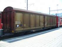 RhB - G�terwagen Haik-v 5111 im Bahnhof von Sedrun am 19.04.2007