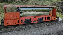 Eine Pressluftlokomotive Jung 13848/1964, Typ Pz 45, ex Ruhrkohle AG, Bergwerk Nordstern, Gelsenkirchen/Horst im Gruben- und Feldbahnmuseum Zeche Theresia. (Witten, April 2018)