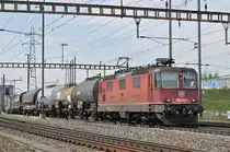 Re 420 232-1 durchfährt den Bahnhof Pratteln. Die Aufnahme stammt vom 09.04.2018.