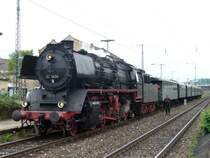 Abfahrtbereit steht der Sonderzug GES Stuttgart nach Bietigheim - Bisssingen in M�hlacker. Zuglok ist 50 3636. 28. Mai 2007 