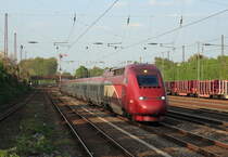 Wegen Bauarbeiten an der Hauptstrecke Düsseldorf und Köln werden die Fernzüge zwischen Düsseldorf-Eller und Köln-Mülheim über die sonst nur von Güterzügen befahrene Verbindung von Mülheim-Speldorf nach Troisdorf umgeleitet. Einige Züge werden bereits in Duisburg auf die Güterzugstrecke umgeleitet und halten nicht in Düsseldorf, hierzu gehören auch die THALYS-Verbindungen. Am Abend des 20.04.2018 durchfährt der THALYS 4343 Düsseldorf-Rath in Richtung Süden.