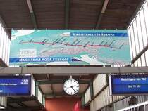 Represendation des TGV POS 4406 am 26. und 27.05.2007 in Stuttgart Hbf Gleis 1, ab 10.Juni verkehren Paris - Stuttgart drei Zugpaare, ab Dezember zus�tzlich ein Zugpaar Paris - M�nchen, nach der Tafel soll der Schnellverkehr �ber Wien nach Budapest und Bratislava ausgedehnt werden.