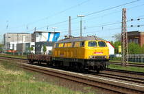 Keine schwere Last hat 218 304-4 der Bahnbau-Gruppe zu befördern, als sie am 20.04.2018 Hilden durchfährt