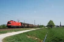 1016 017 mit einem G�terzug bei �bersee (27.04.2007)