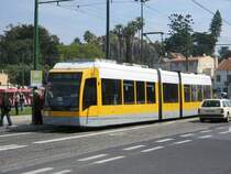 10.04.07,moderne Stra�enbahn in Lissabon.