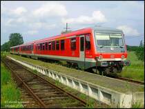 RE26813 Lutherstadt Wittenberg-Leipzig Hbf beim Halt in S�llichau am 27.05.07. Zu Pfingsten reaktivierte die Elbe Saale Bahn den Streckenabschnitt Bad Schmiedeberg - Eilenburg vor�bergehend und setzte drei Zugpaare zus�tzlich auf der Heidebahn f�r Pfingstausfl�gler ein. Von S�llichau aus kann man z.B. leicht die Bunkeranlagen von Kossa besuchen.
