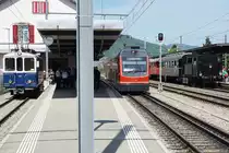 100 JAHRE BIPPERLISI
Bahnlinie Solothurn-Niederbipp
1918 bis 2018

Mit einem grossen Publikumsaufmarsch sowie vielen Attraktionen feierte das Bipperlisi am 28. April 2018 bei einer super Stimmung und herrlichem Wetter seinen 100. Geburtstag.

Nostalgie pur im Bahnhof Niederbipp.
Foto: Walter Ruetsch 