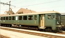 STB - 2 Kl. Steuerwagen Bt 201 der Sensetalbahn im Bahnhof von Laupen im Juli 1985