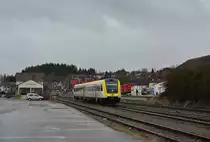 Mein erster 612er im neuen Gewand. 612 005 fährt als RE3210 nach Neustadt in Löffingen aus. Vielen Dank für den Lichtgruß.

Löffingen 28.03.2018