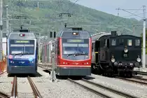 Wärend Links der Be 4/8 114 auf den nächsten Einsatz wartet und Der Dampfzug Rechts sich Vorbereitet für die nächste Fahrt nach Balsthal, fährt zwischen drin der Be 4/8 111  Neptun  in Niederbipp ein. 28.4.18