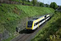 612 106 fährt am 28. April 2018, kommend von der Brenzbahn, in den Ulmer Hauptbahnhof ein.