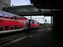 111 am 25.5.2007 vor einem Regionalexpress nach M�nster in Emden Hbf.