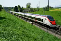 SBB: Der neue SBB Hochgeschwindigkeitszug RABe 501  Giruno  von Stadler Rail war am 24. April 2018 auf einer  Langsamfahrt  zwischen Niederbipp und Wangen an der Aare unterwegs.
Foto: Walter Ruetsch 