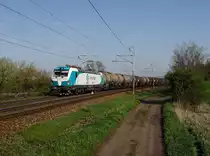 Die 383 051 mit einem Kesselzug am 21.04.2018 unterwegs bei Polepy.