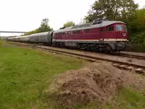 LEG 132 004-3 mit dem DLr 52335 nach Freyburg, am 09.09.2017 in Karsdorf Bbf.