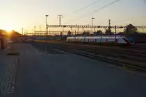 SBB: MORGENSTIMMUNG 
RABe 502 Twindexx auf den nächsten Einsatz wartend in Solothurn HB am frühen Morgen des 19. April 2018.
Foto: Walter Ruetsch