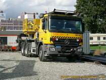 Die Firme Furrer + Frey braucht diesen Zweiweg-Actros f�r Fahrleitungsmontagen.