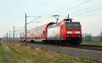  Damit Deutschland vorn bleibt  - mit diesem Slogan wirbt 146 008 seit geraumer Zeit bei ihren Einsätzen auf der RE-Linie Halle(S)-Magdeburg. Am 12.04.18 führt sie einen RE durch Braschwitz Richtung Magdeburg.