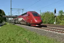 Umleiter Thalys 4341 aus Duisburg kommend gen Paris fahrend am Nachmittag des 5.Mai 2018, hier ist der Zug in Lintorf.