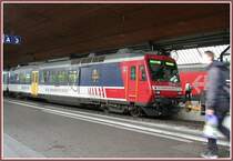 Ein RBDe 560 verkehrt als RegioExpress  GlarnerSprinter  direkt zwischen dem Glarnerland und Z�rich HB. Ziel ist Schwanden. (29.05.2007)