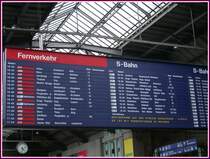 Grund der St�rung: Ein IR ist im Gotthardtunnel auf verlorenes Ladegut eines vorausfahrenden G�terzuges aufgefahren und blieb zwei Stunden im Tunnel stecken. (29.05.2007)