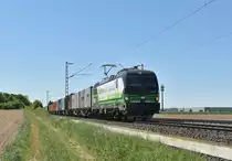 193 726 kommt am heutigen Nachmittag mit einem Kastelzug aus Rheydt gen Köln gefahren.
Gubberath den 6.5.2018