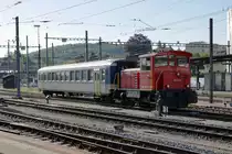 SBB: Aussergewöhnlicher Schnappschuss einer Rangierfahrt in Solothurn HB.
Im Gegenlicht verewigt wurden Tmf 98 85 5 232-5 CH - SBB I mit B 5085 20-35 297-4.
Foto: Walter Ruetsch
