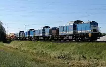 2203 005-8 (V100 SP 005), 2203 006-6 (V100 SP 006), 2203 004-1 (V100 SP 004) und 1203 146-6 (V100 SP 010) auf der Rhein-Main-Bahn bei Braunshardt am 7.5.2018 zogen  Katharina die Große  Schotterreinigungszug.